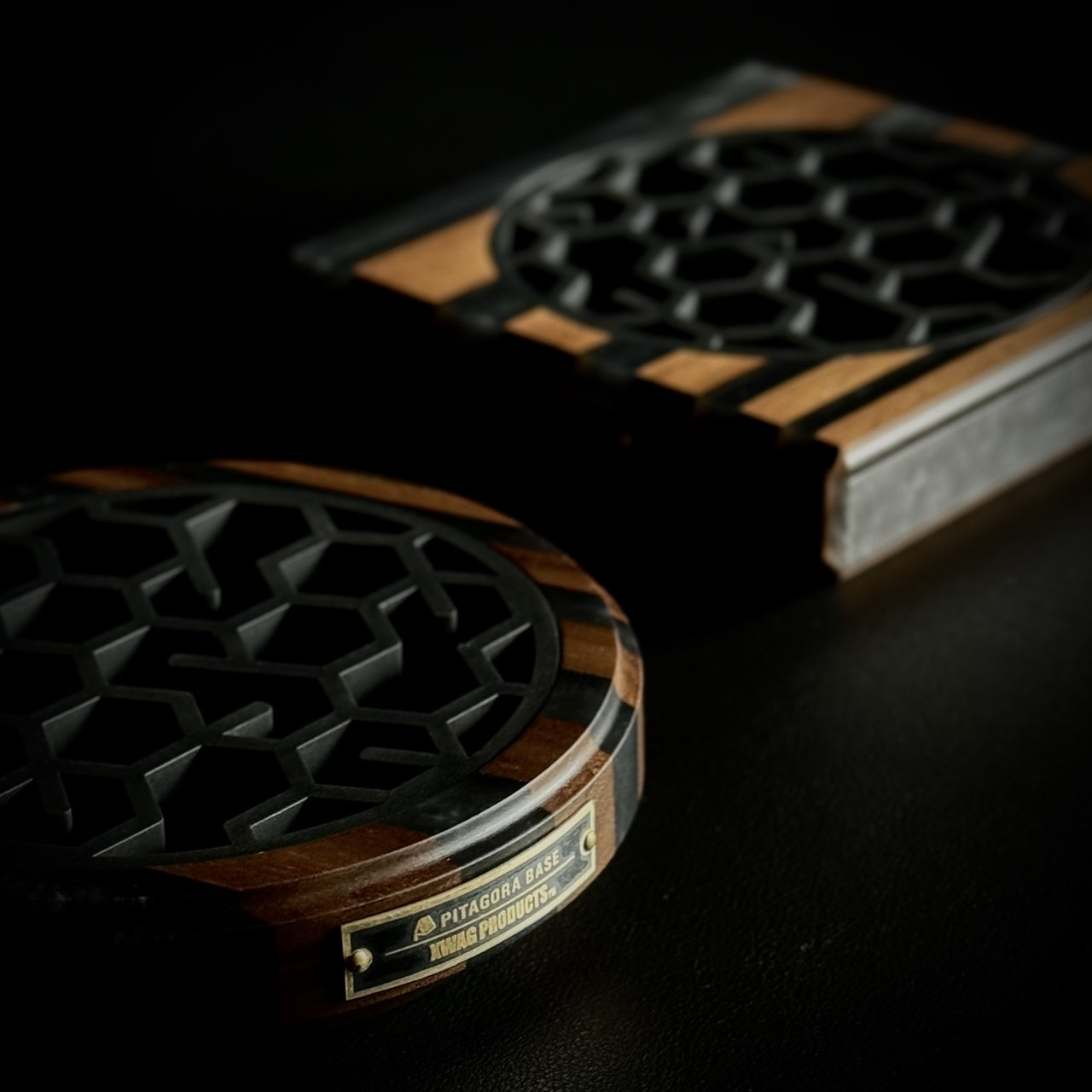 【新品・未使用】XWAG Products　CHOOOICE BOARD X-TAGE WALNUT×BLACK STRIPE RESIN ｜ブラックストライプレジン｜XWAG